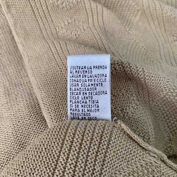 August Silk Top Size Small - Picture 12 of 12